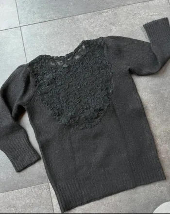 Pull noir femme dos dentelle Mango