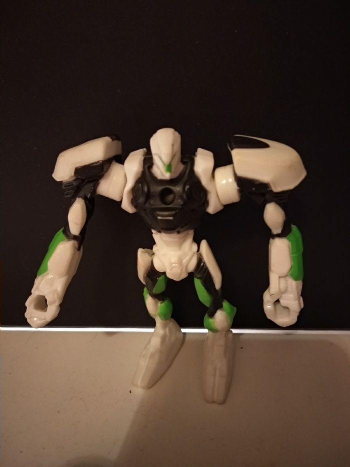 Robot Max Steel McDonald's 2015