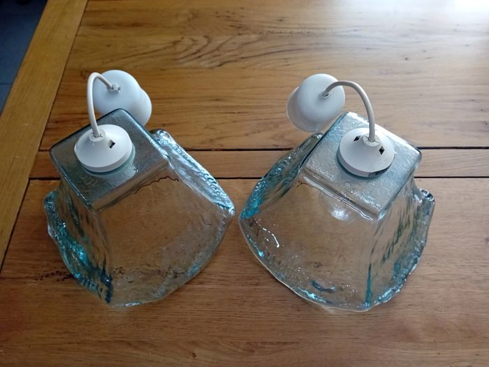 Lustres en verre transparent