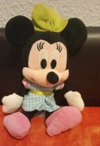 Peluche Minnie robe bleu à carreaux