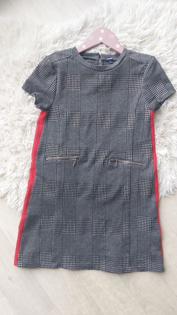 Robe grise et rouge 8 ans kiabi