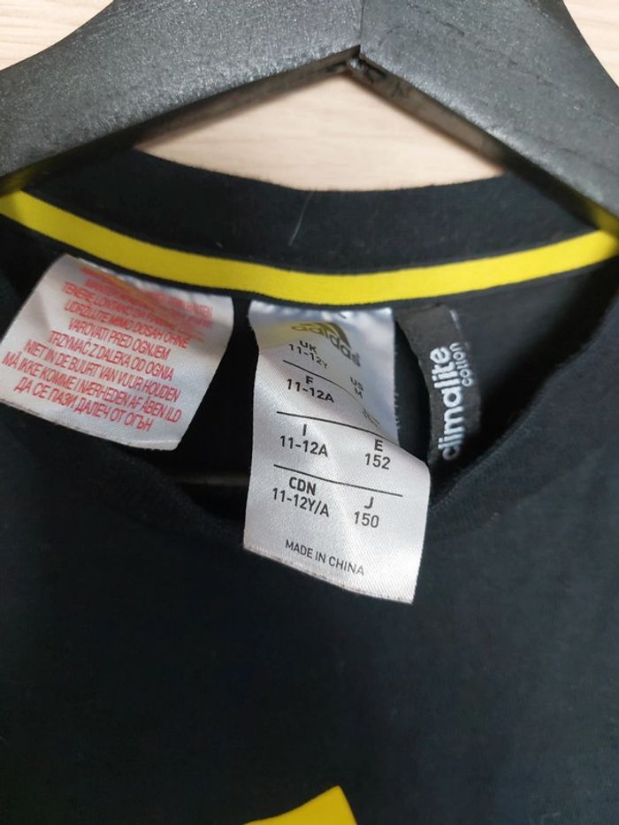Tee-shirt noir adidas et jaune - photo numéro 2