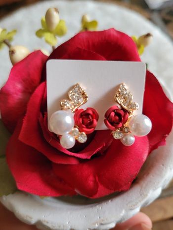 Boucles d'oreilles rose, perles et 🦋