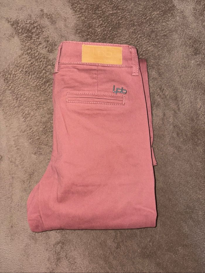 Pantalon bordeaux les petites Bombes LPB taille XS en très bon état.