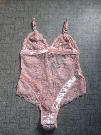 Body dentelle rose sexy