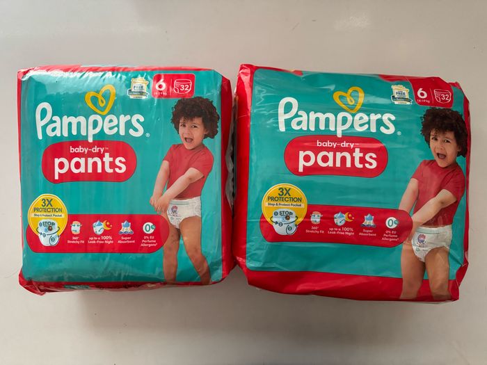 64 couches culottes Pampers pants taille 6