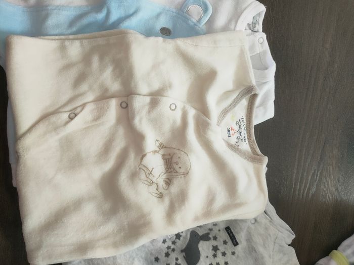 Lot pyjama/ bodies garçon 3 mois - photo numéro 9