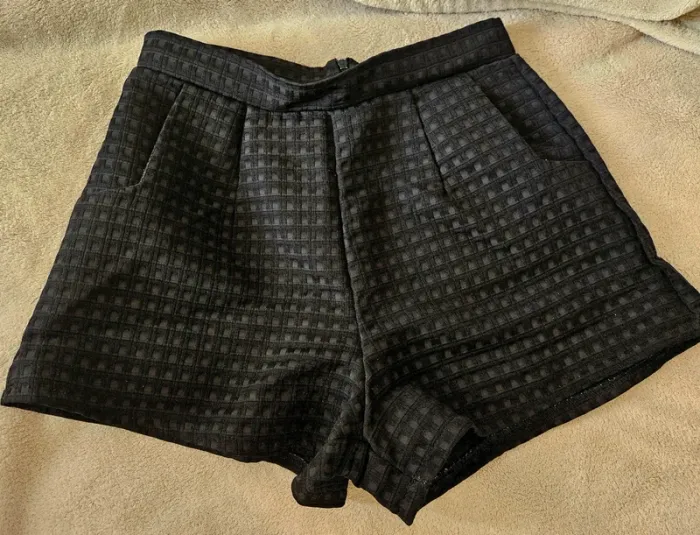 Short noir Taille 36/38 Neuf - photo numéro 3
