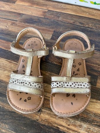 Sandales kickers fille  pointure 25
