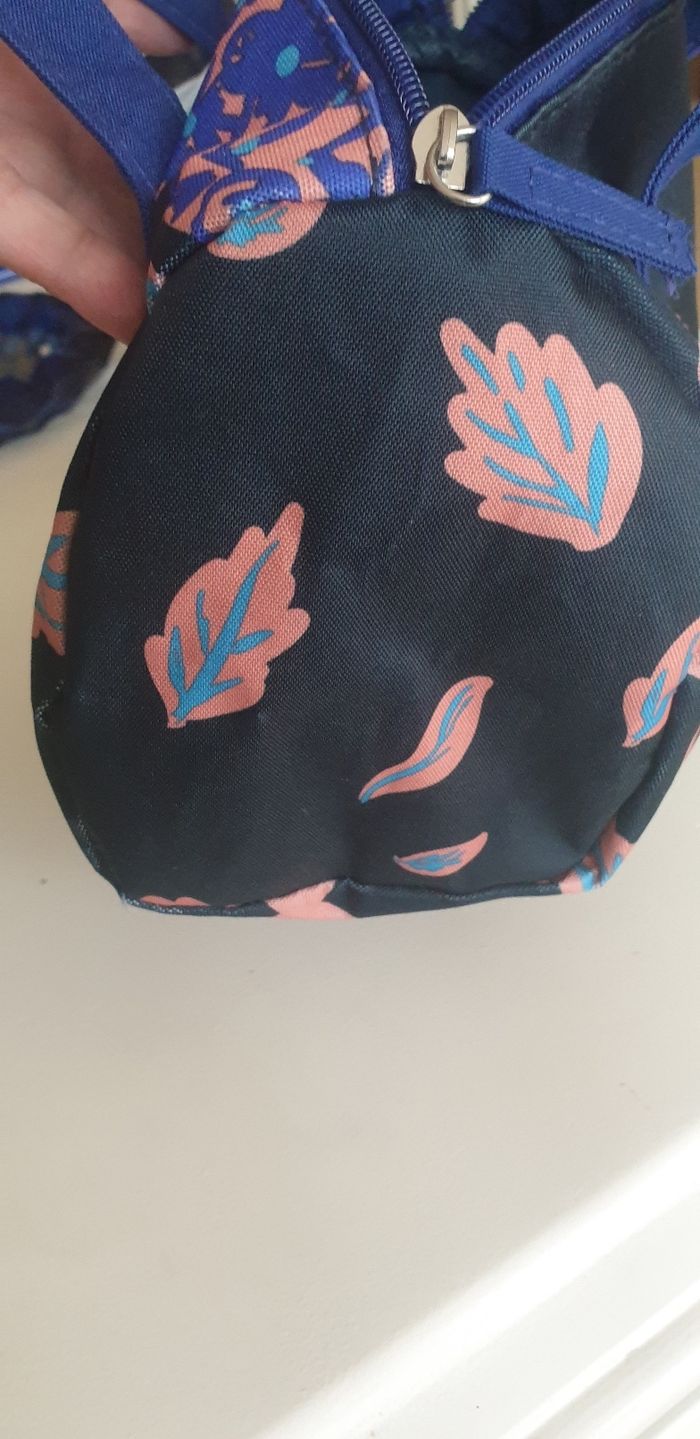 Petit sac fleuri neuf - photo numéro 5