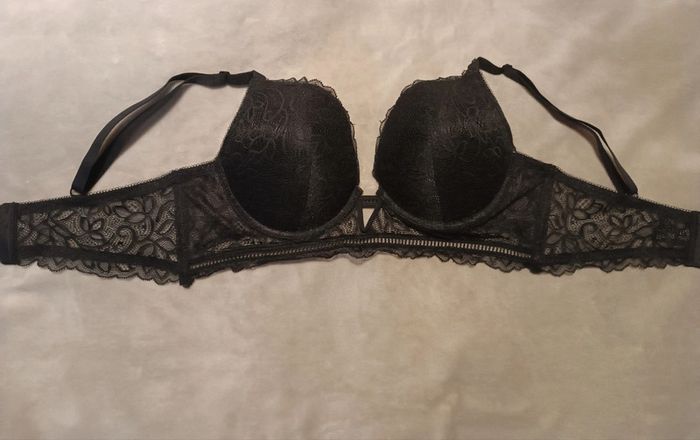 Soutien gorge noir - photo numéro 2