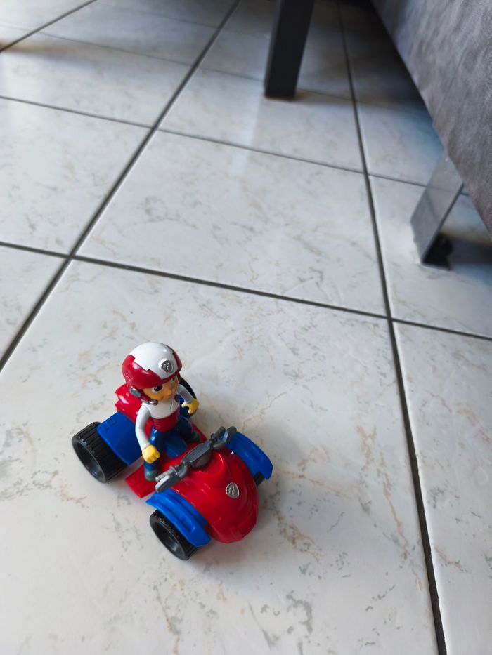 Voiture et personnage PAT PATROUILLE - photo numéro 2