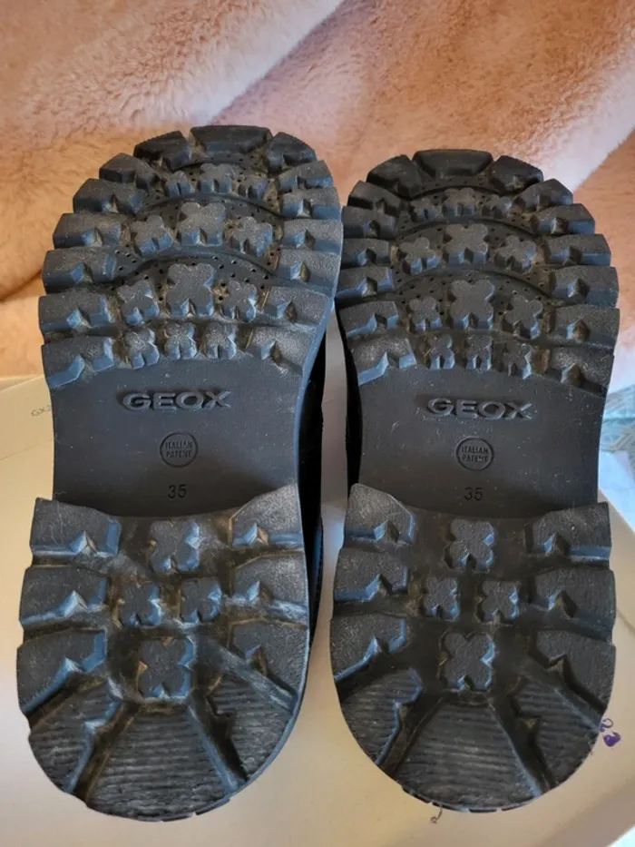 Geox chaussures noire en cuir Taille 35 très bon état - photo numéro 2