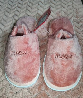 Chaussons '' meow'' roses 36