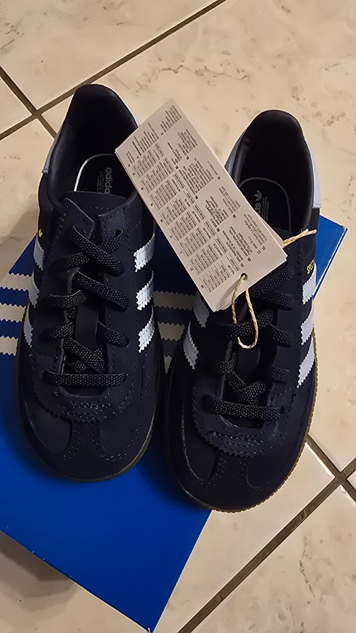DERNIERS JOURS (Neuves non portées) 🏷🥰 superbes baskets adidas pointure 27(ferme)!🥰🤩 - photo numéro 2