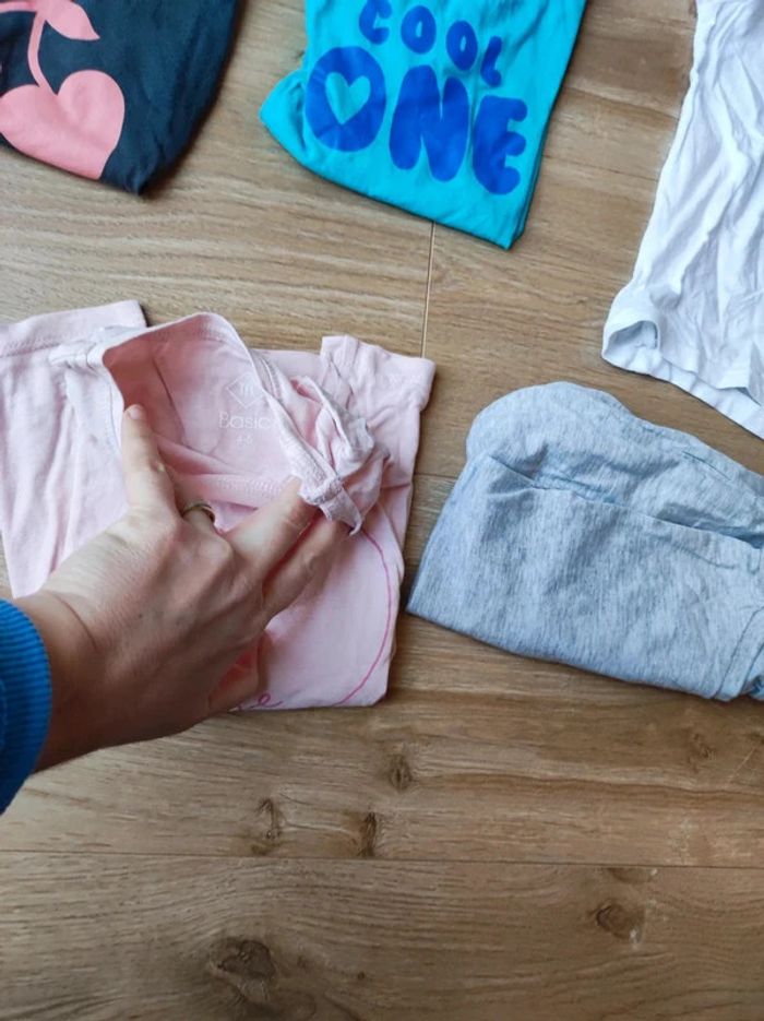 8 t shirts 4 5 ans manches courtes tex très bon état - photo numéro 4