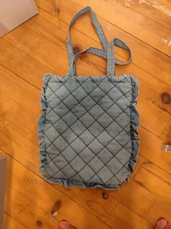 Sac shopping jean denim Stradivarius a volants neuf