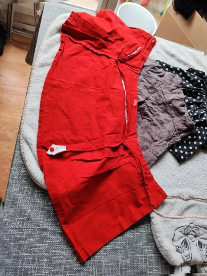 Lot de 4 jupes taille 6 ans - photo numéro 3