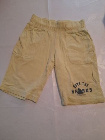 Short jaune
