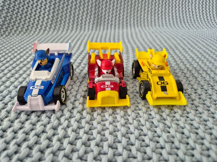 Lot voitures de course - photo numéro 2