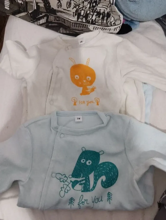 Deux pyjamas 3 mois