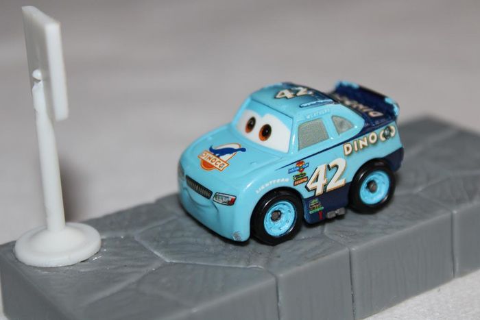 Disney Pixar lot voiture minature film "cars" - photo numéro 9