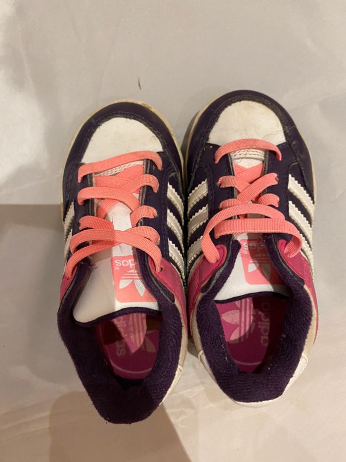 Paire de chaussures adidas - photo numéro 3