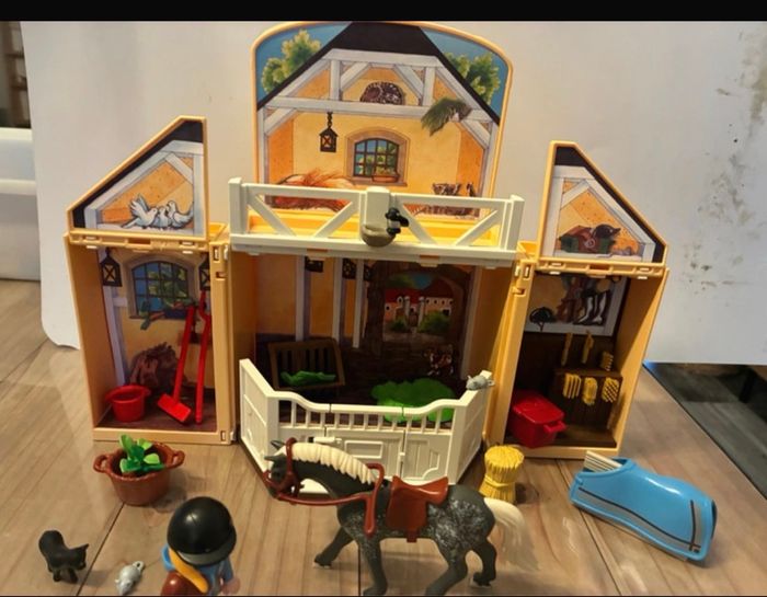Playmobil 5418 écurie transportable