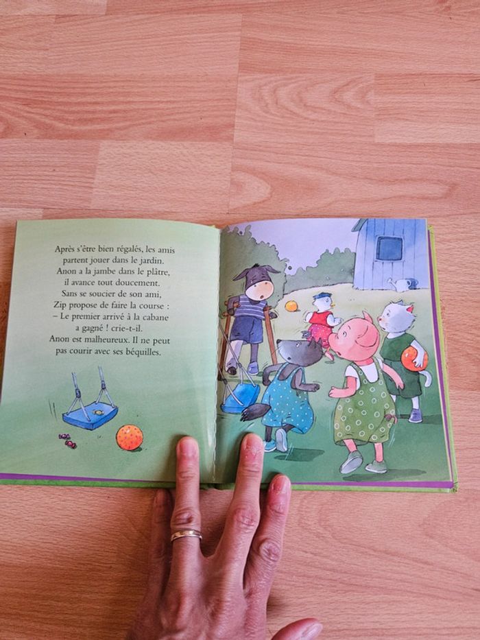 Livre c'est quoi la politesse? - photo numéro 2