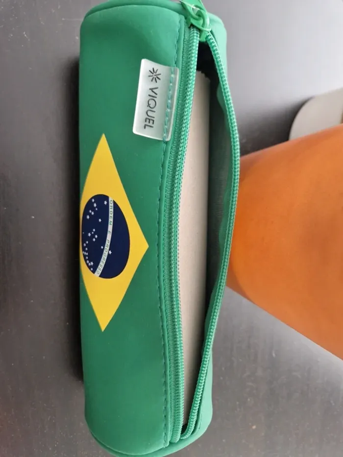Trousse vert avec le drapeau du bresil - photo numéro 4