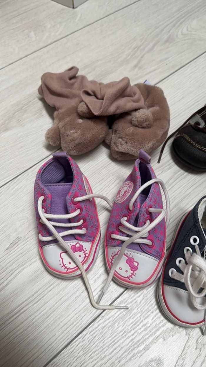 Différentes chaussures bébé - photo numéro 2
