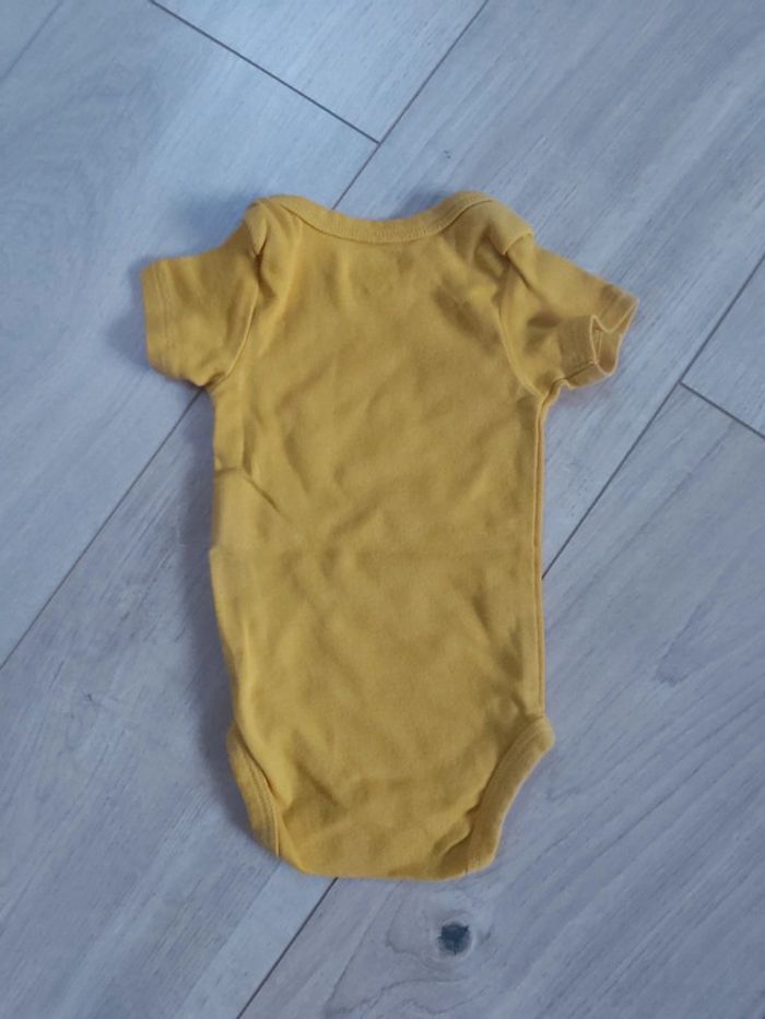 Lot de 3 bodies manches courtes mixte garçon/fille Kiabi 3 mois comme neuf (78) - photo numéro 4