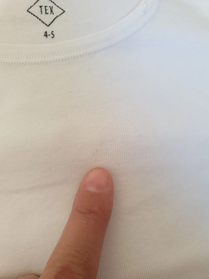 Lot de 2 maillot de corps blanc 4/5ans - photo numéro 3