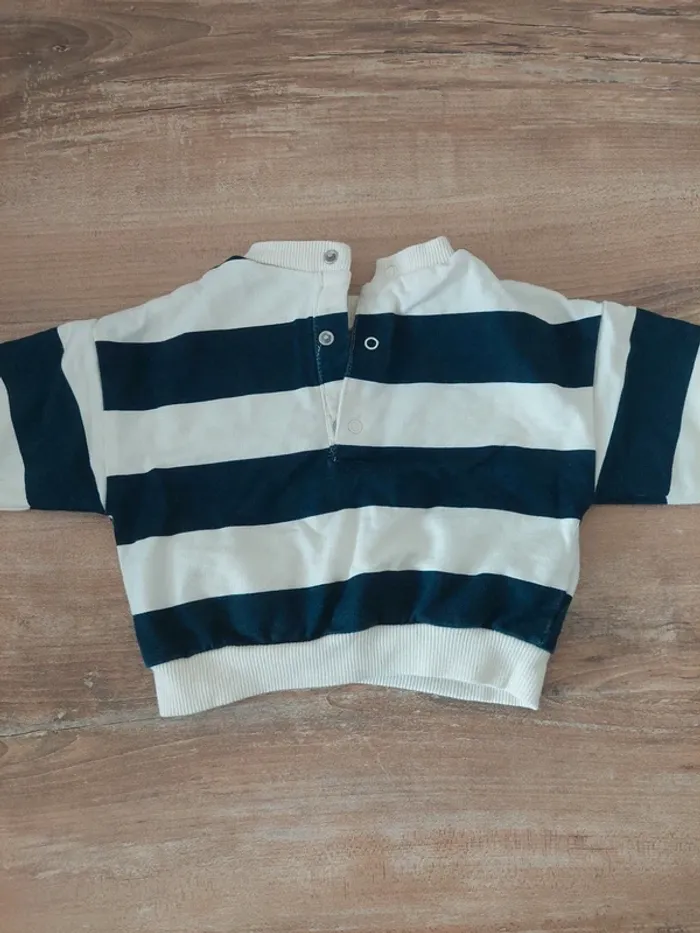Pull Snoopy t.3 mois - photo numéro 2