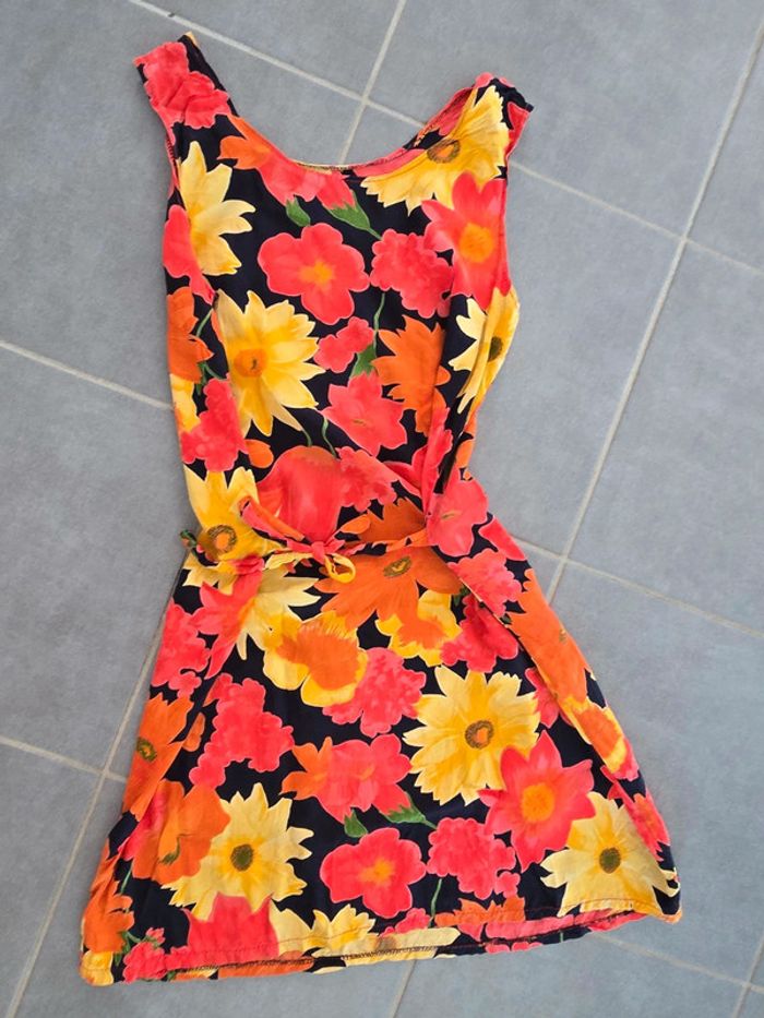 Robe orange fleurie