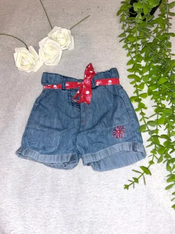 Très beau short effet jean avec ceinture pour bébé fille