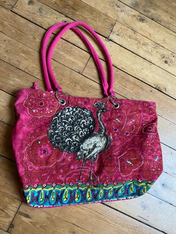 Très joli sac cabas fuchsia perles paon 35 x 50 cm Bulaggi the bag