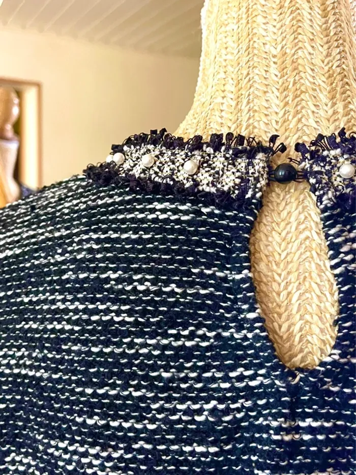 sublime Top maille tweed effet bouclette col rond perles manches 3 4 neuf - photo numéro 3