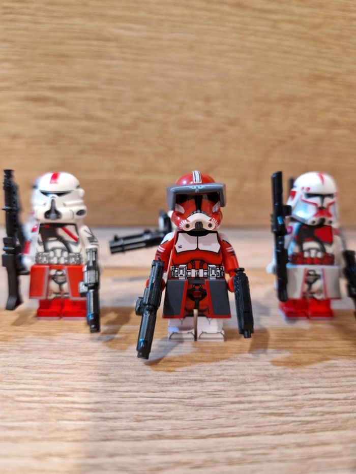 Figurines type lego Escouade de 8 clones de Coruscant dont le commandant Fox star wars - photo numéro 2