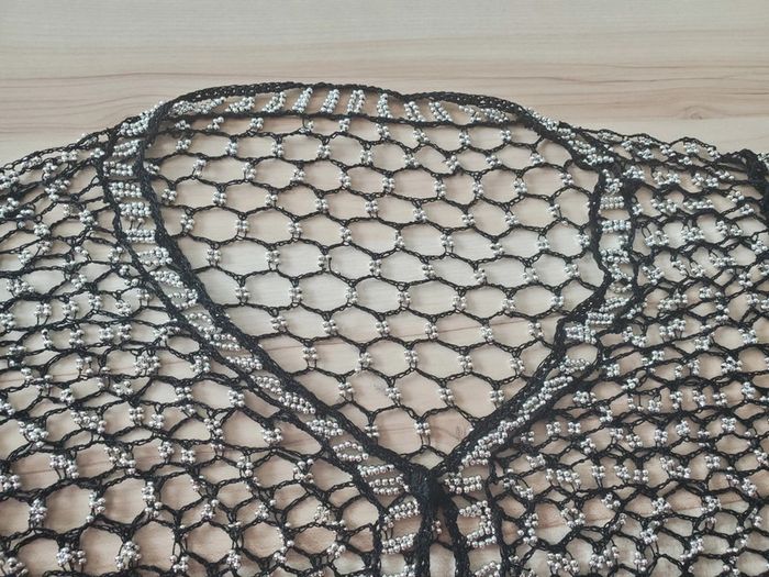 Top crocheté avec perles argentées - photo numéro 5