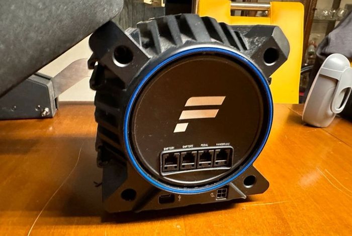 Fanatec DD pro 8Nm,avec frein à main,pédales V3Fan - photo numéro 3
