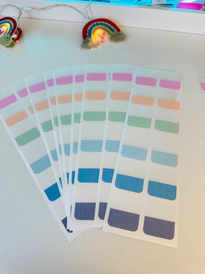 Un feuillet de 12 onglets - photo numéro 2