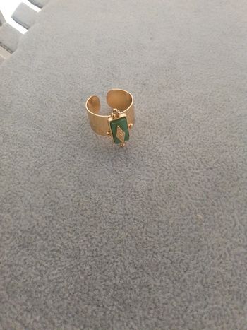 Bague dorée et vert d'eau