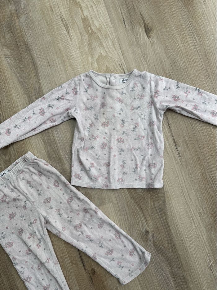 Pyjama deux pièces fille taille 36 mois