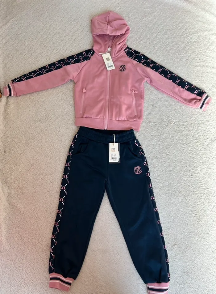 Ensemble Christian Lacroix