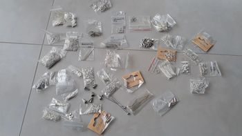 Lot de breloques, accessoires bijoux argentés - neufs