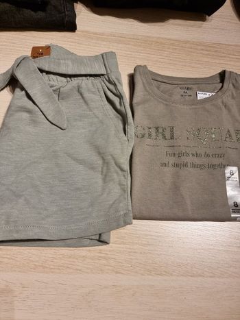 NEUFS (non portés)🏷 😍🤩🩷ensemble teeshirt mc et short 8 ans fille 🩷😍🤩