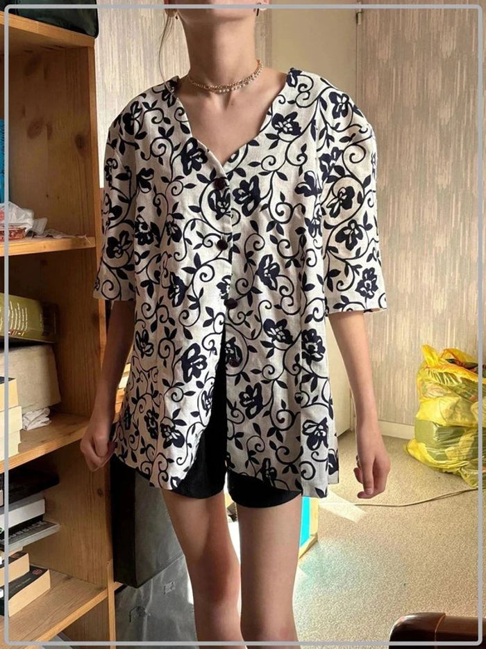 Chemise fleurie à épaulette taille 48