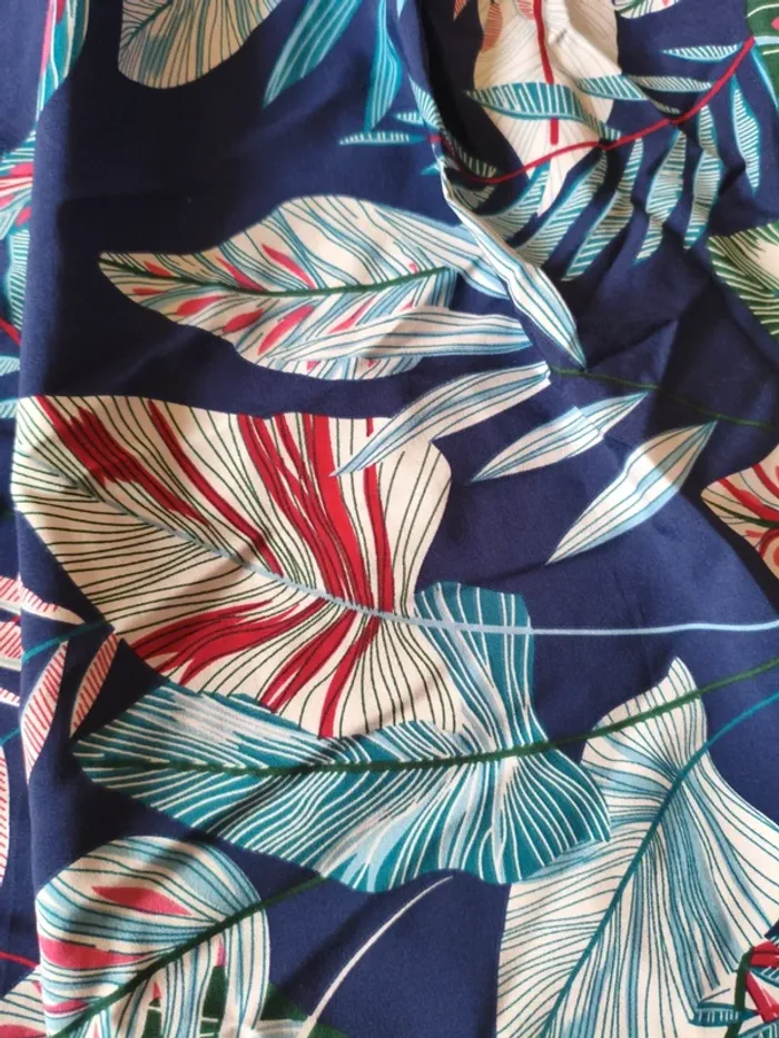 Jupe bleue marine plante - photo numéro 4