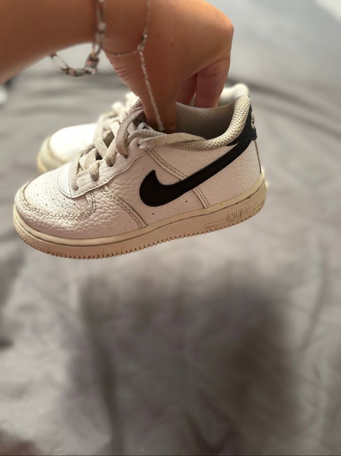 Basket Nike air force one pointure 26